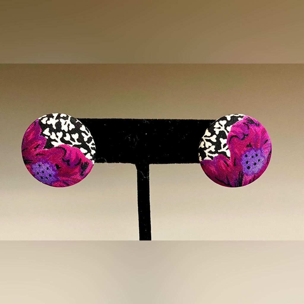 Vintage Floral Fabric Button Pink Black White Flower Stud Earrings Houndstooth 15$